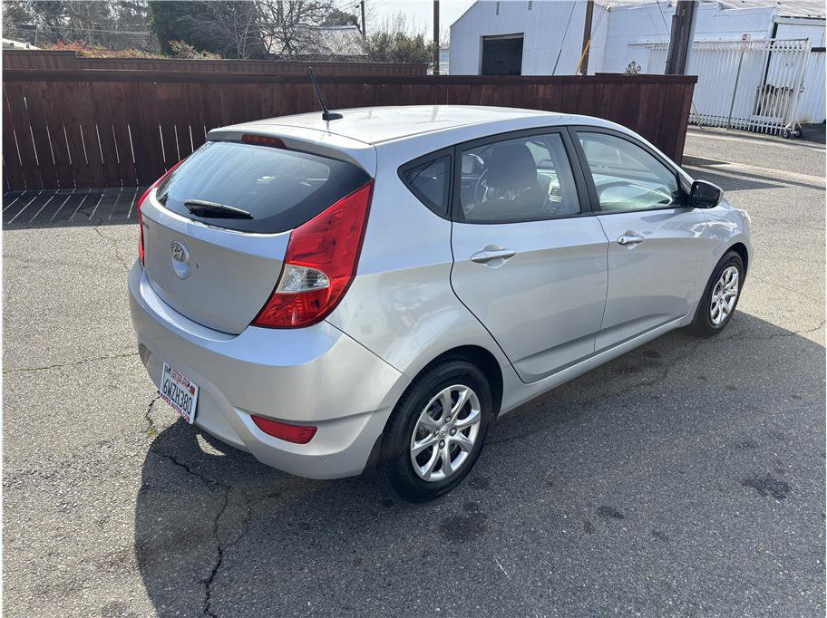 Used 2013 Hyundai Accent GS image 7