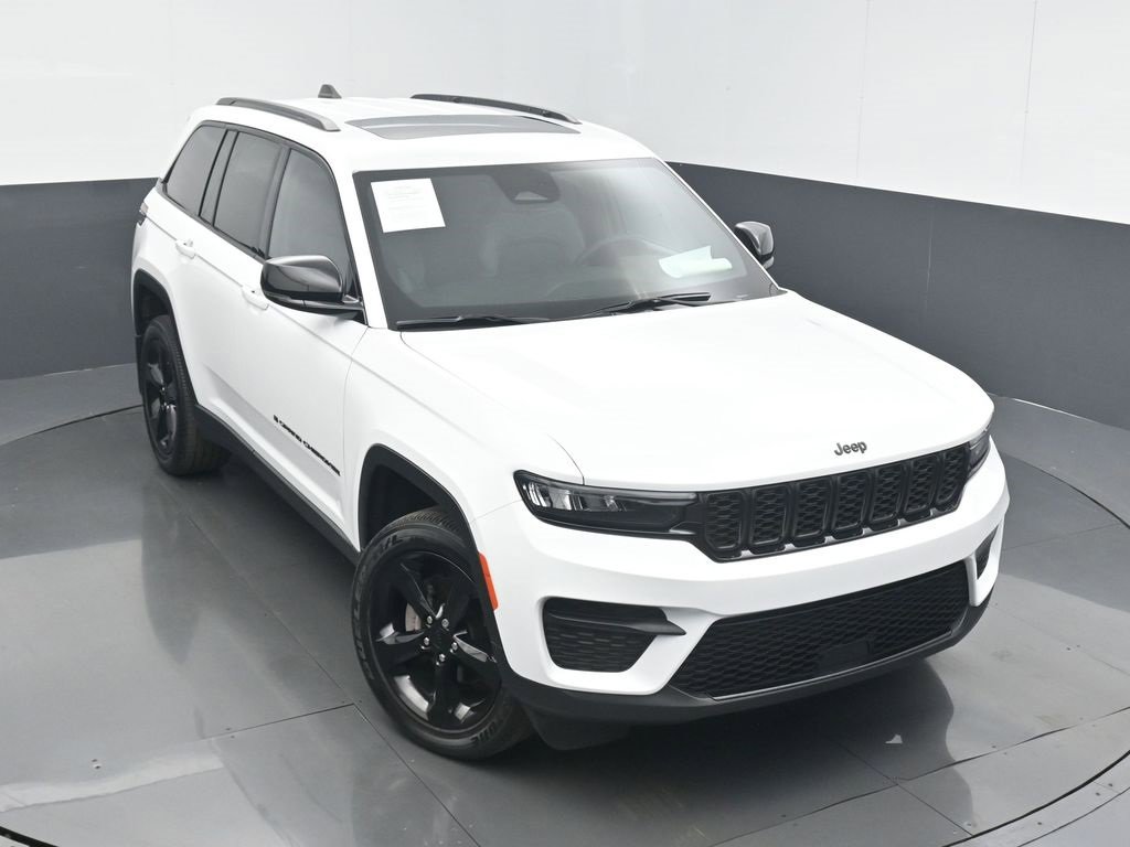 Used 2023 Jeep Grand Cherokee Altitude image 37