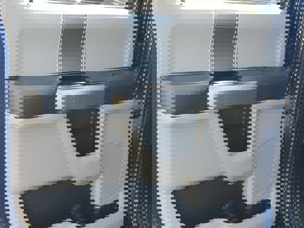 Used 2018 Ford F150 XLT w/ Equipment Group 302A Luxury image 9