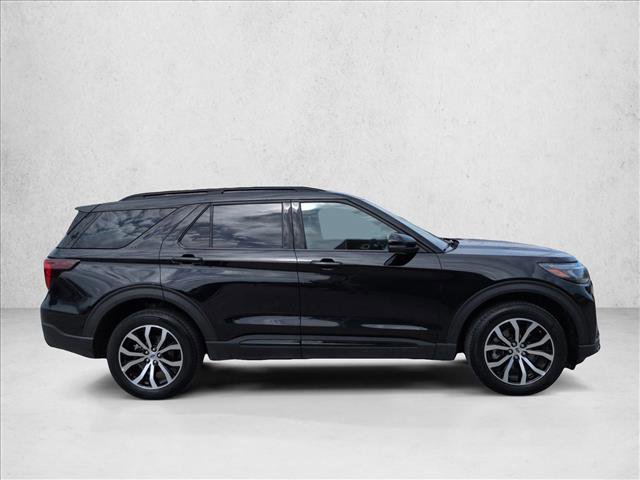 Used 2025 Ford Explorer ST-Line image 4