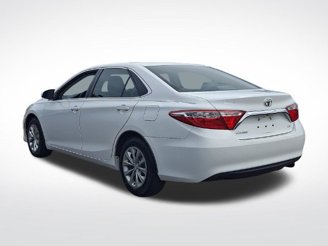 Used 2015 Toyota Camry LE FWD image 4