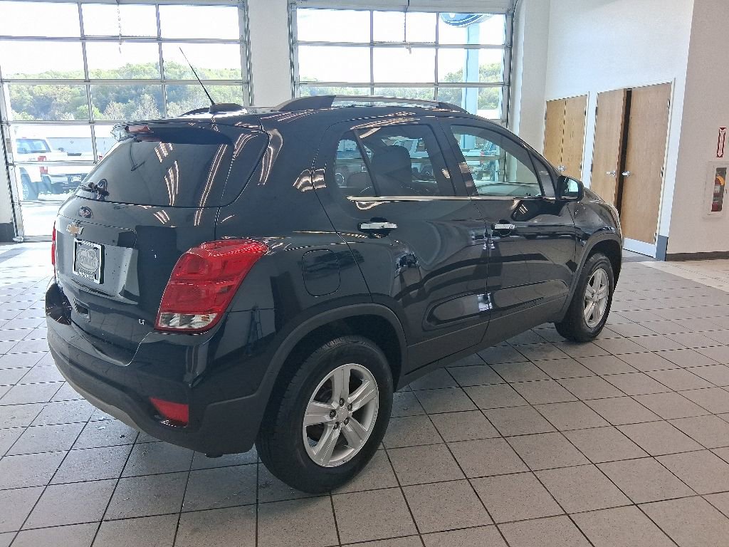 Used 2019 Chevrolet Trax LT w/ Sun & Sound Package AWD/4WD image 18