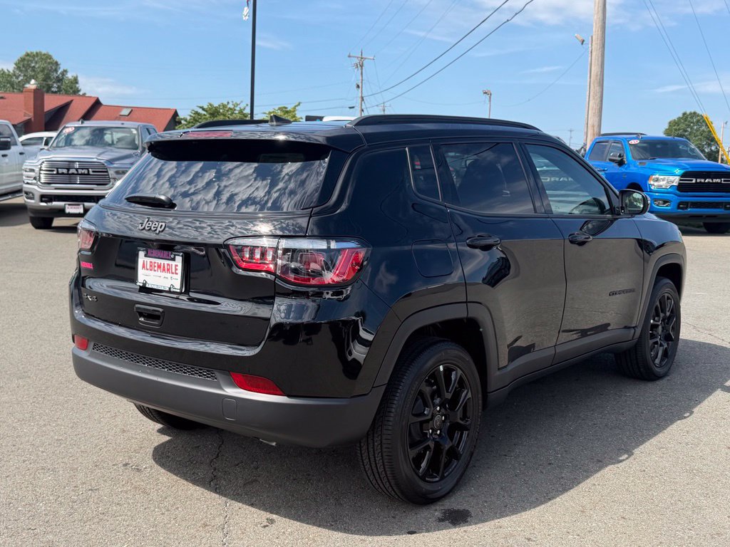 New 2026 Jeep Compass Latitude AWD/4WD image 3