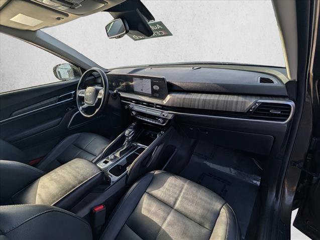 Used 2023 Kia Telluride EX w/ EX Captain's Chair Package image 21