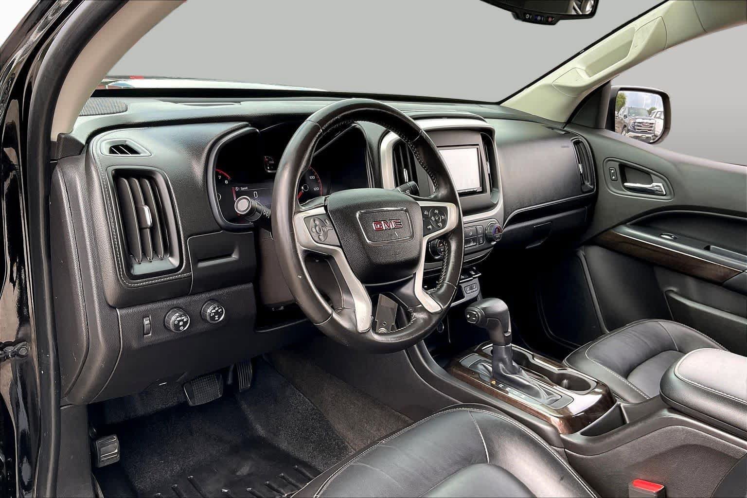 Used 2015 GMC Canyon SLT w/ Driver Alert Package AWD/4WD image 17