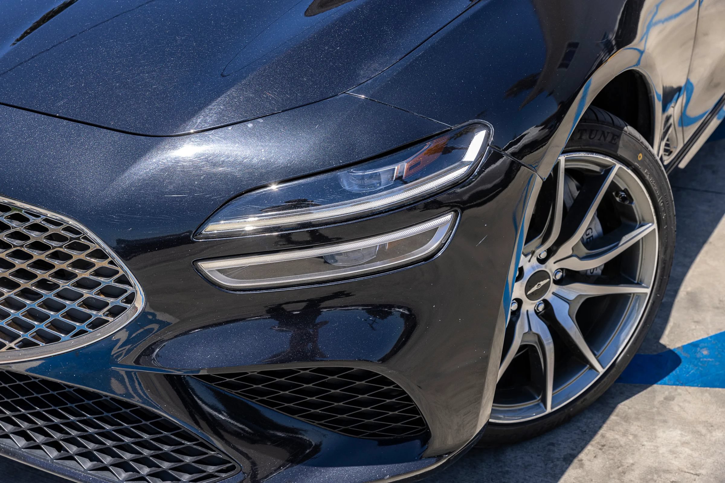 Used 2025 Genesis G70 2.5T RWD image 8