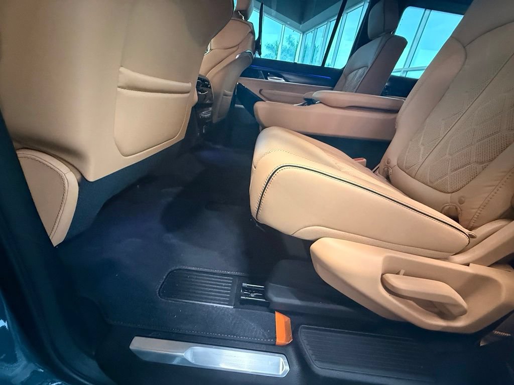 New 2026 Jeep Grand Wagoneer Summit AWD/4WD image 27