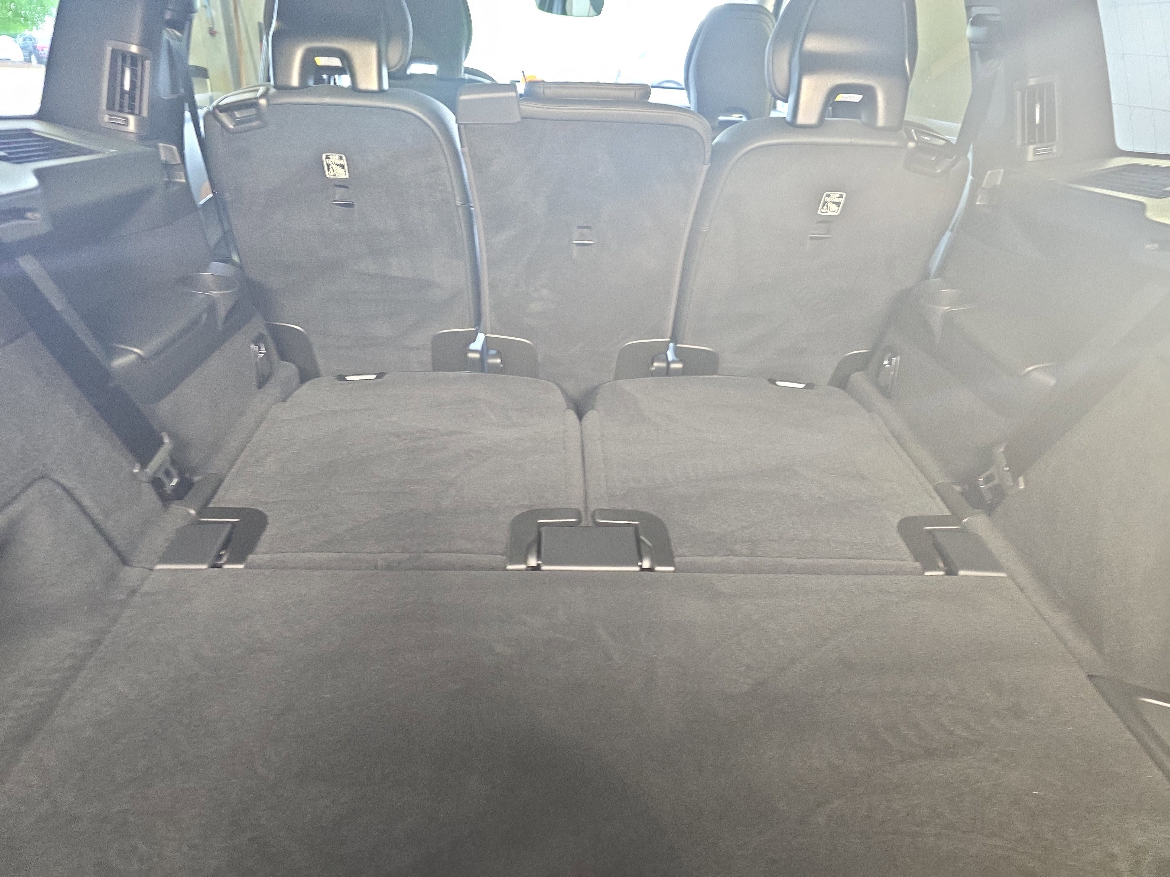 Used 2024 Volvo XC90 B6 Plus w/ Protection Package Premier AWD/4WD image 12