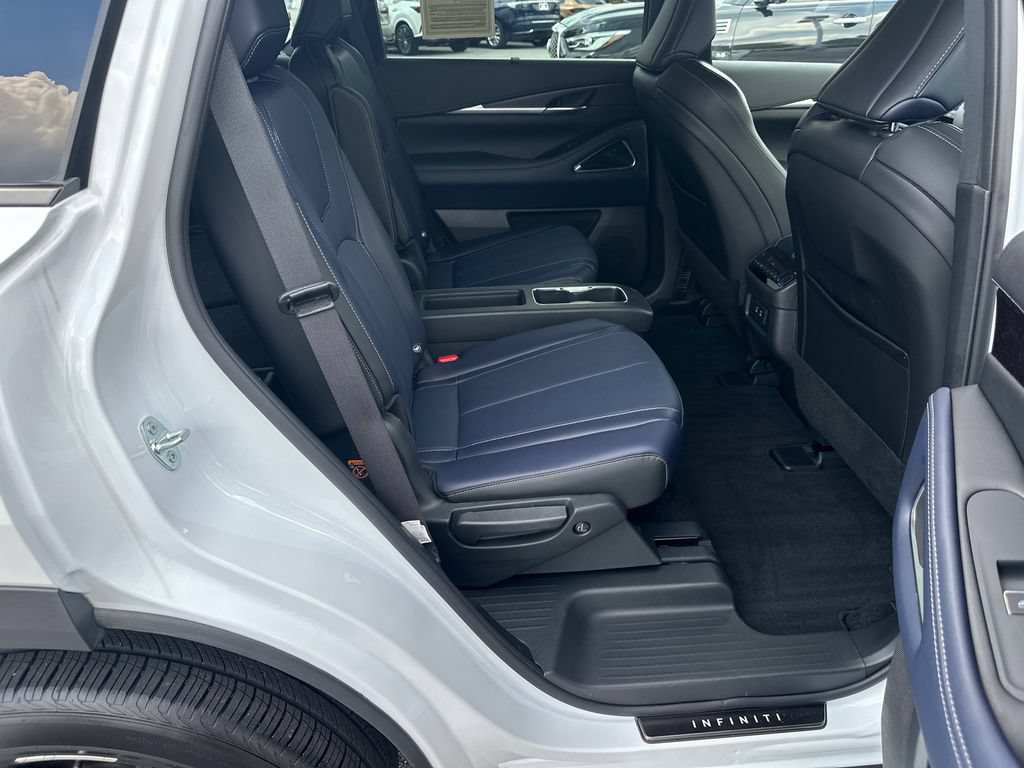 Certified 2026 INFINITI QX60 Sport w/ Dark Cargo Package AWD/4WD image 13