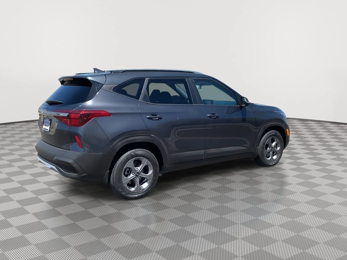 Used 2023 Kia Seltos LX FWD image 7