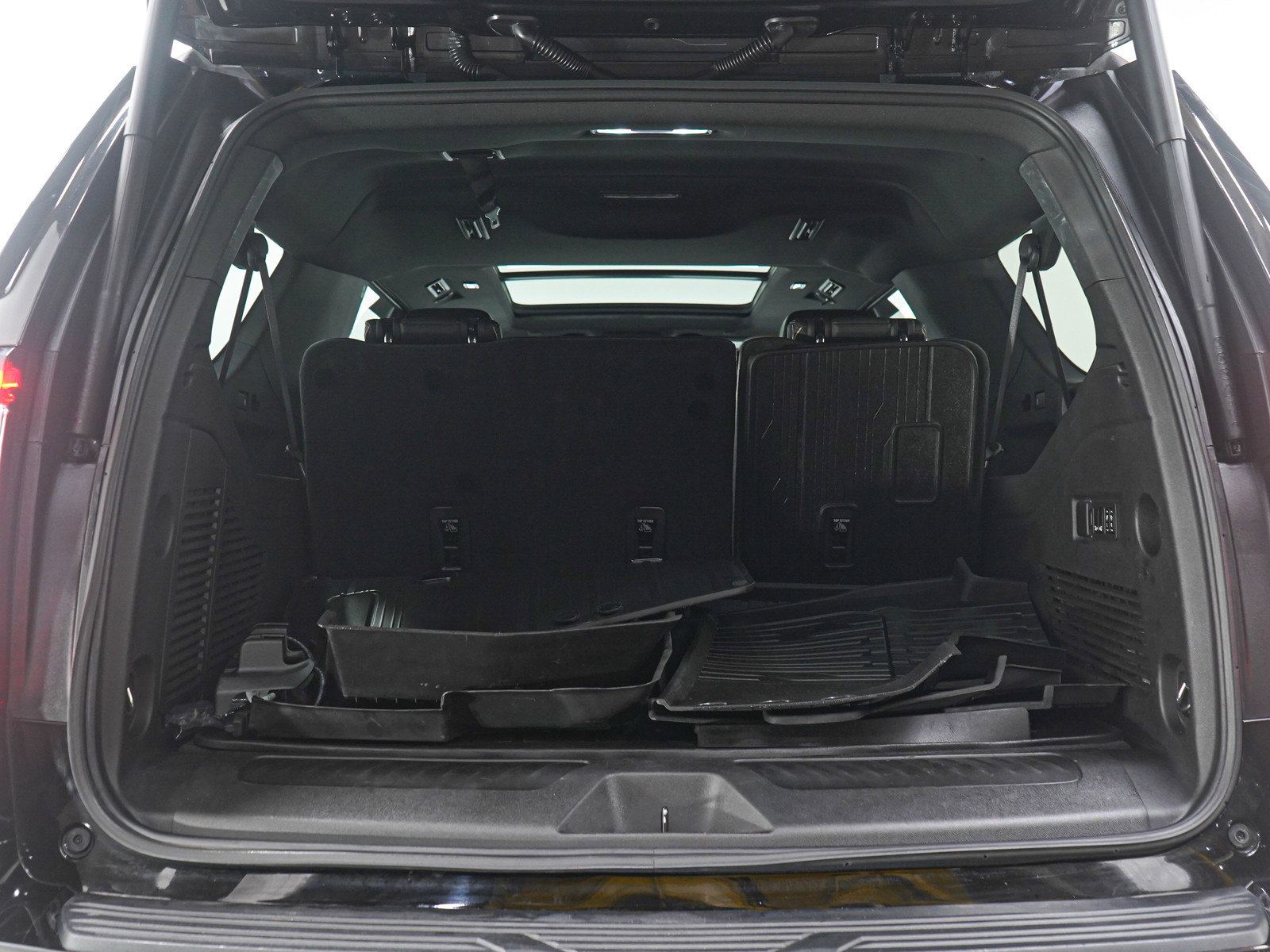 Used 2023 GMC Yukon XL SLT w/ SLT Premium Package image 20