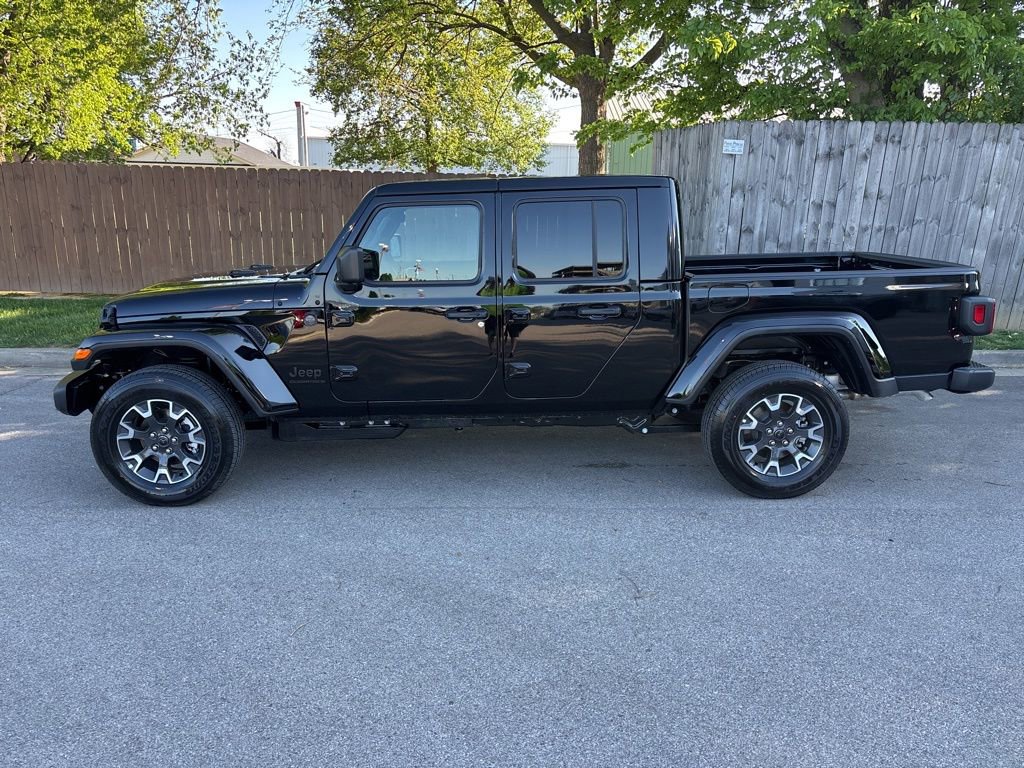 New 2026 Jeep Gladiator Sport AWD/4WD image 2
