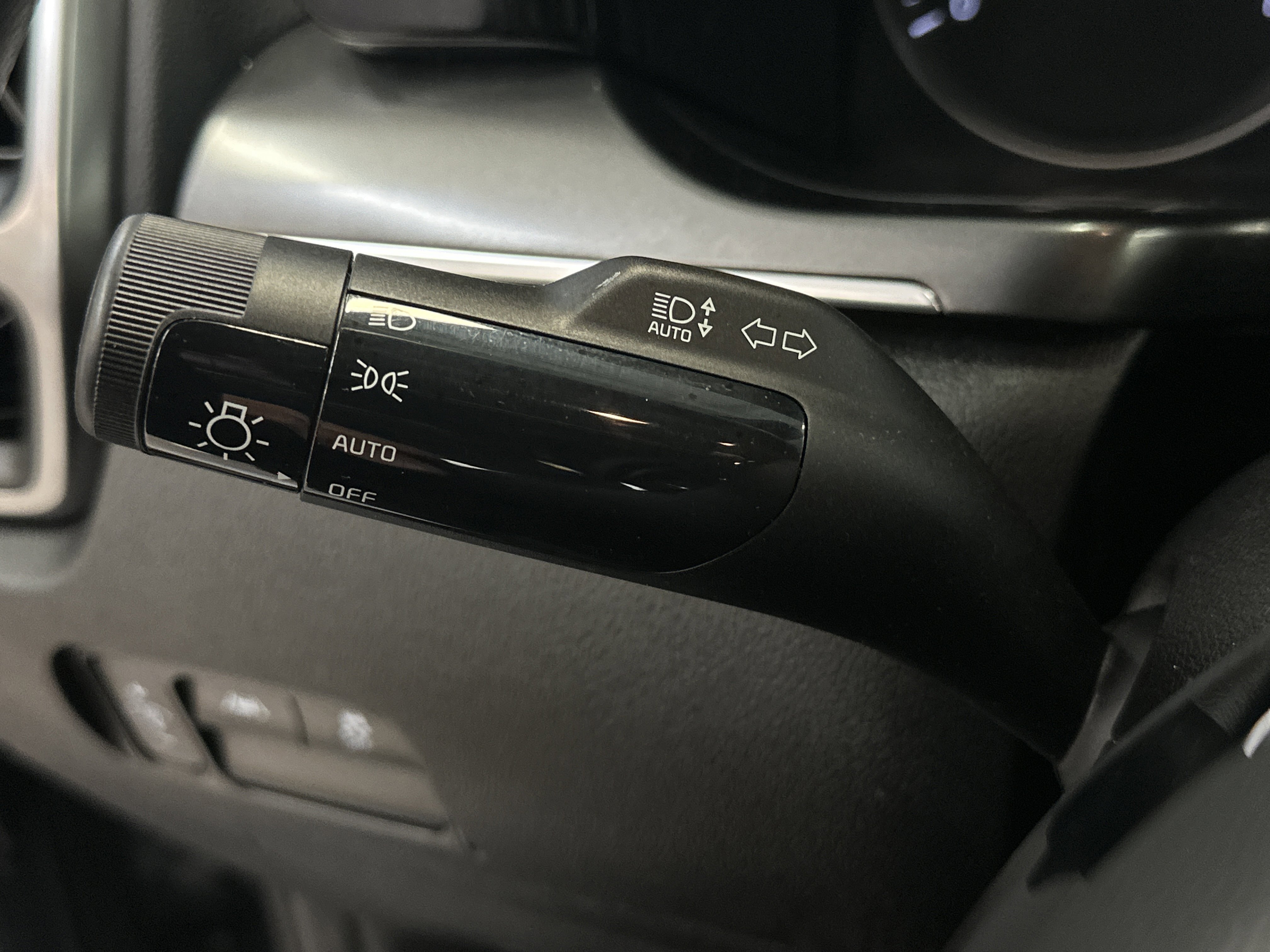 Used 2023 Kia Sorento LX image 33