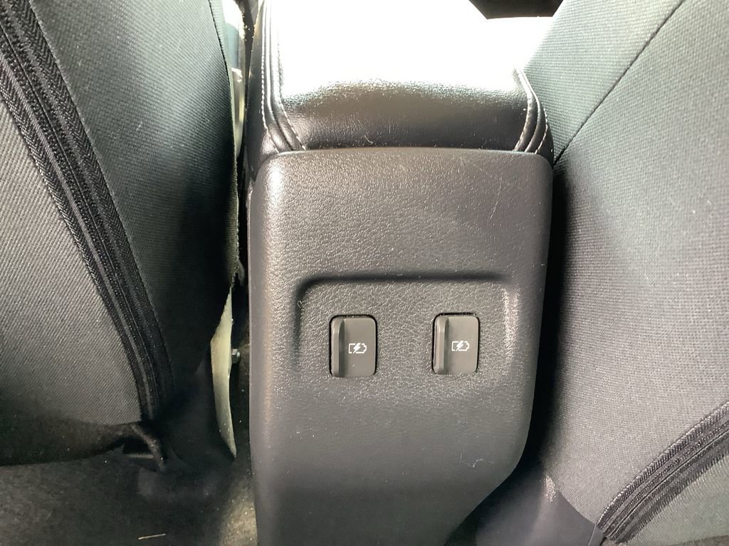 Used 2024 Nissan Kicks SR image 31