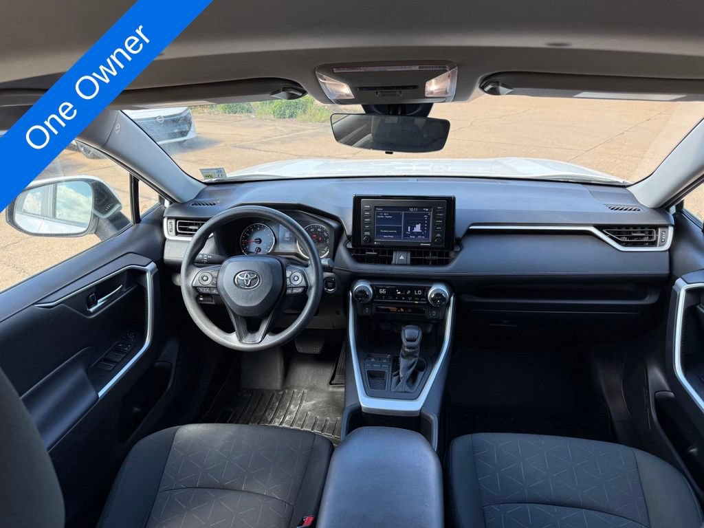 Used 2022 Toyota RAV4 XLE FWD image 11