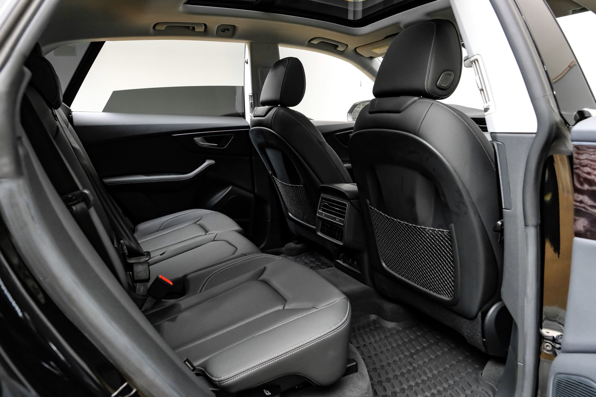 Used 2023 Audi Q8 Premium Plus w/ Premium Plus Package image 39