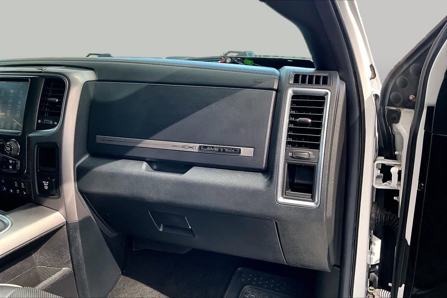 Used 2016 RAM 1500 Limited AWD/4WD image 19