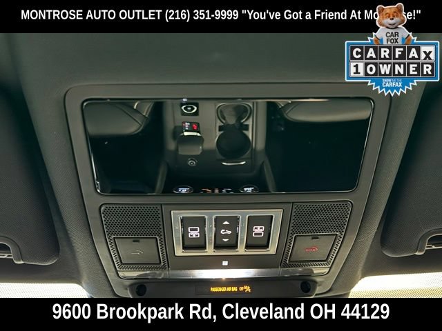 Used 2024 Land Rover Discovery Dynamic SE AWD/4WD image 23