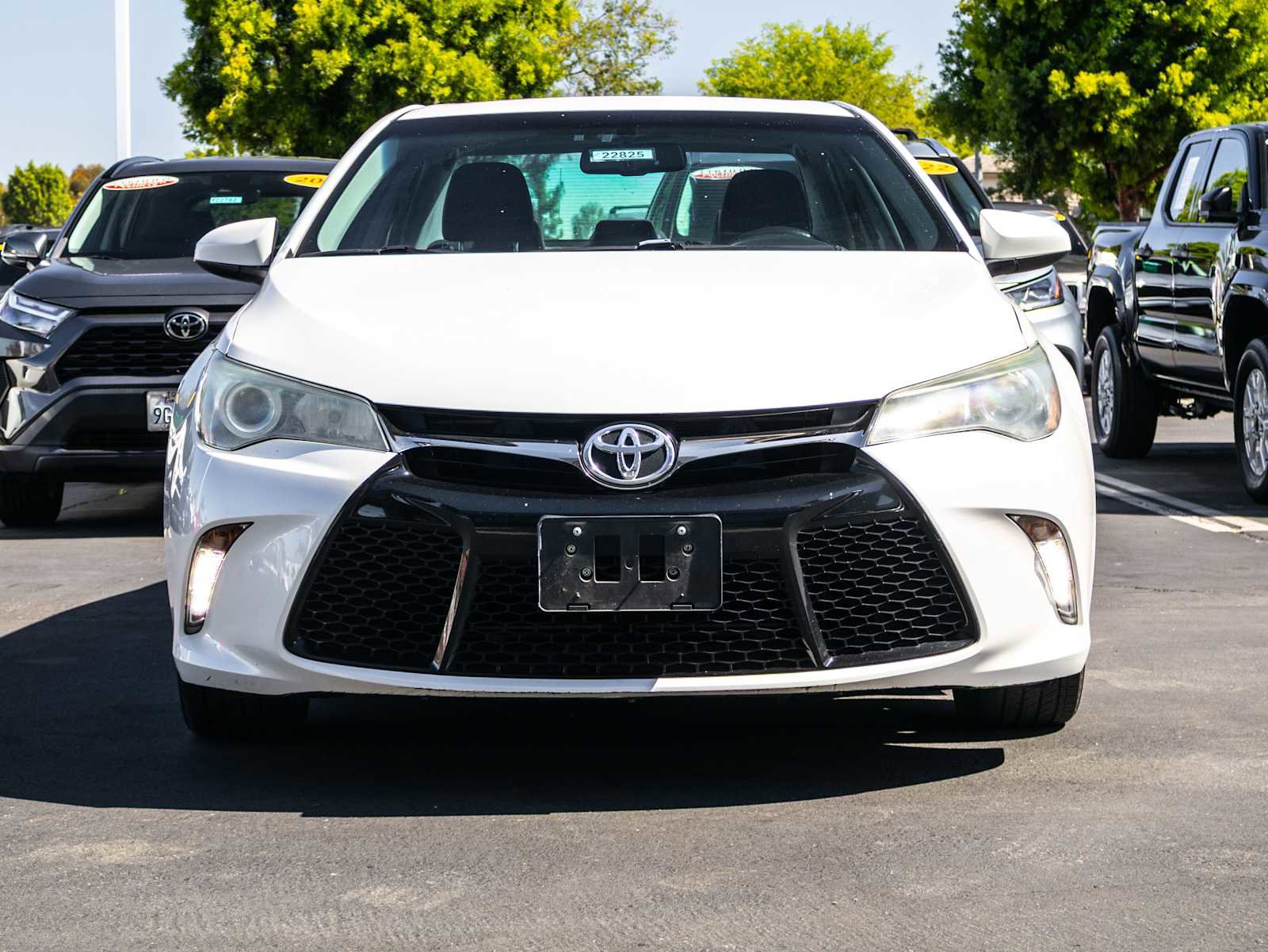 Used 2015 Toyota Camry XSE w/ Moonroof Package FWD image 2