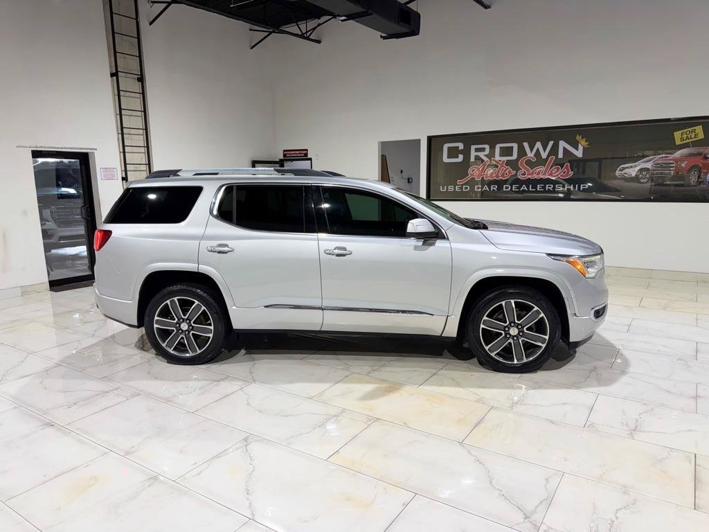 Used 2019 GMC Acadia Denali w/ Technology Package FWD image 6