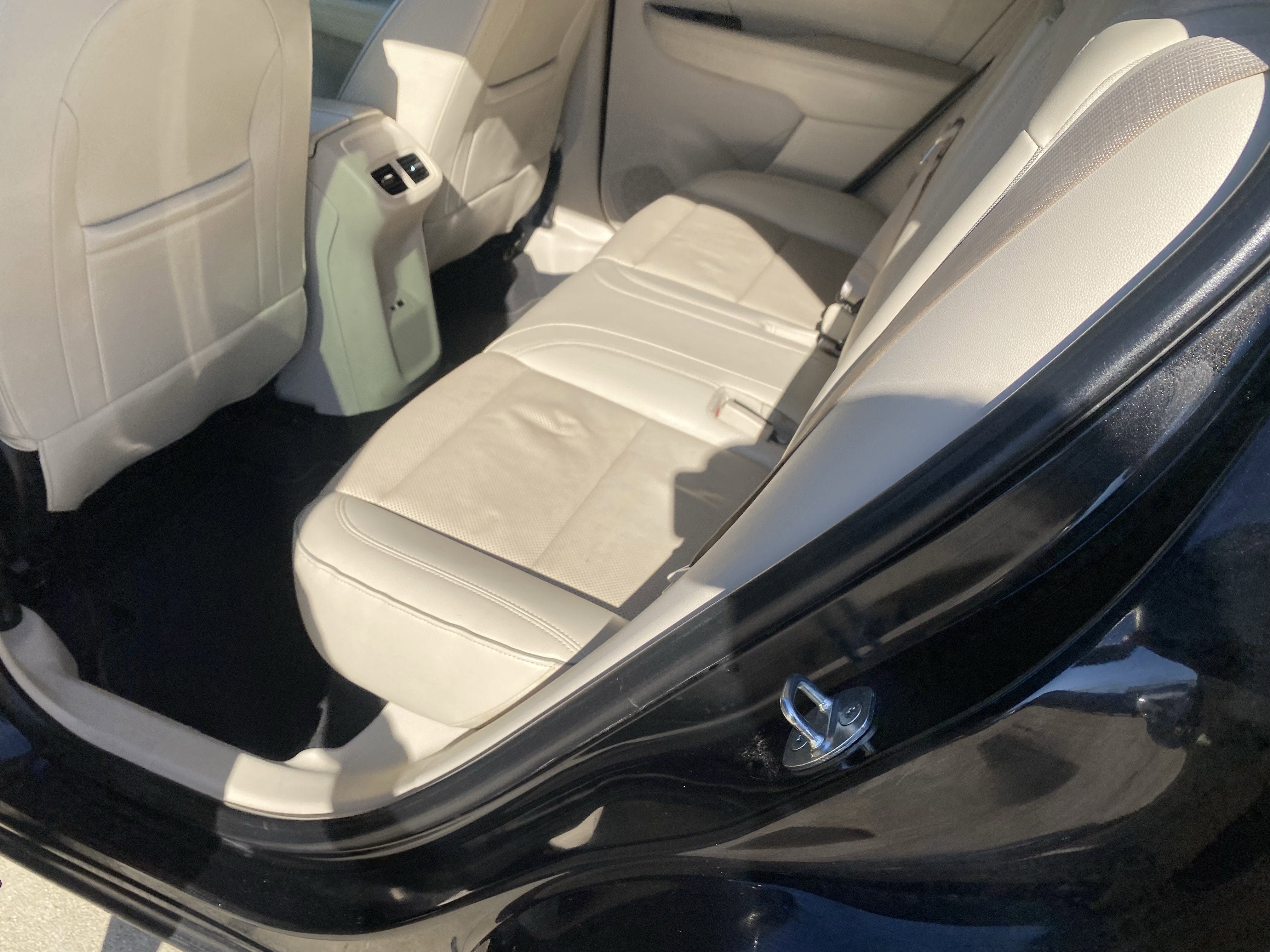 Used 2022 Buick Envision Essence w/ Technology Package I image 9