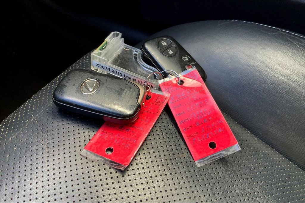 Used 2015 Lexus IS 250C image 11