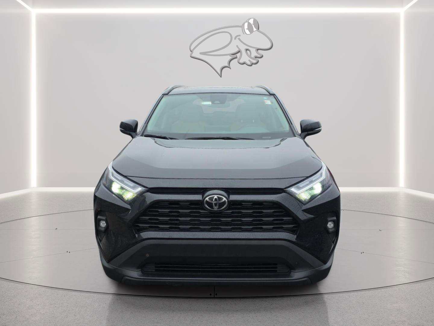 Used 2024 Toyota RAV4 XLE Premium image 31