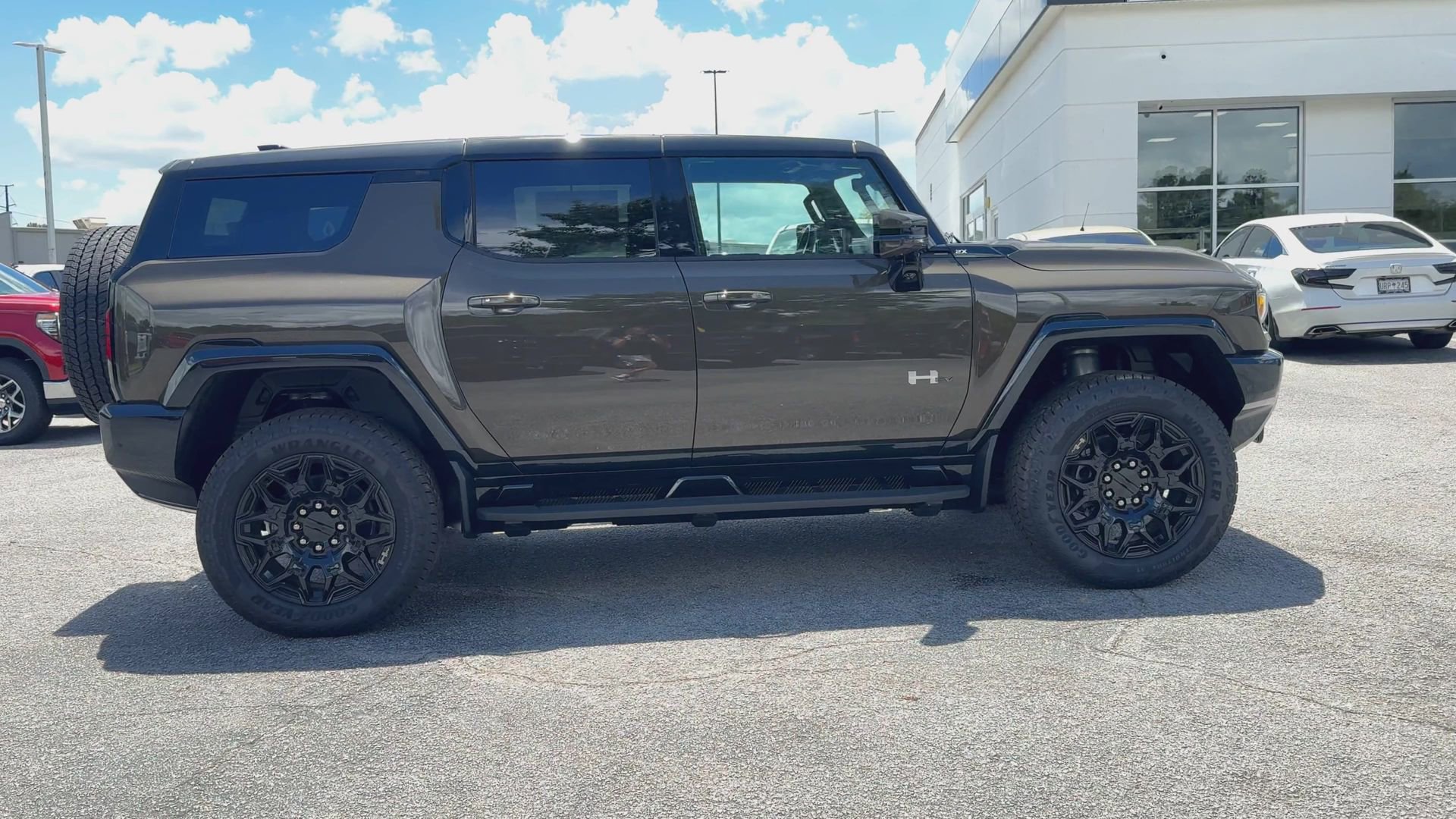 New 2025 GMC Hummer EV 2X AWD/4WD image 10