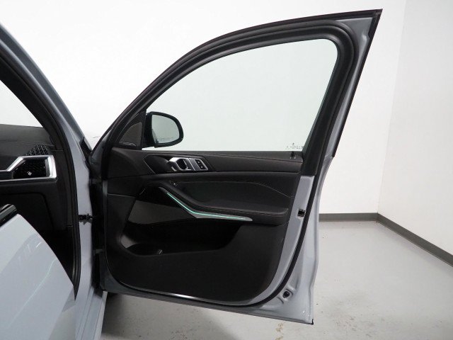 Used 2026 BMW X5 sDrive40i w/ M Sport Package RWD image 69