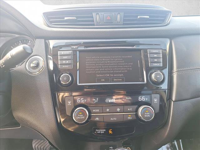 Used 2018 Nissan Rogue SL w/ Premium Package image 12