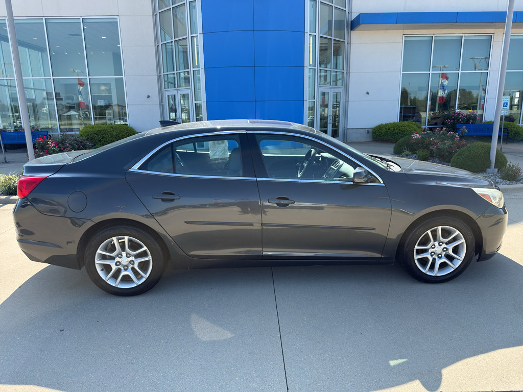 Used 2015 Chevrolet Malibu LT w/ Power Convenience Package FWD image 4