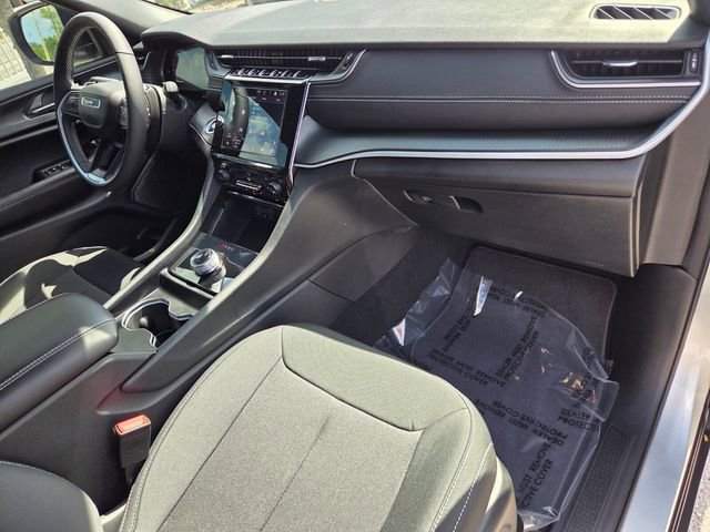 Certified 2025 Jeep Grand Cherokee L Laredo w/ Luxury Tech Group I image 16