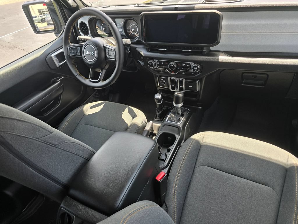 Used 2024 Jeep Wrangler Unlimited Sport AWD/4WD image 23