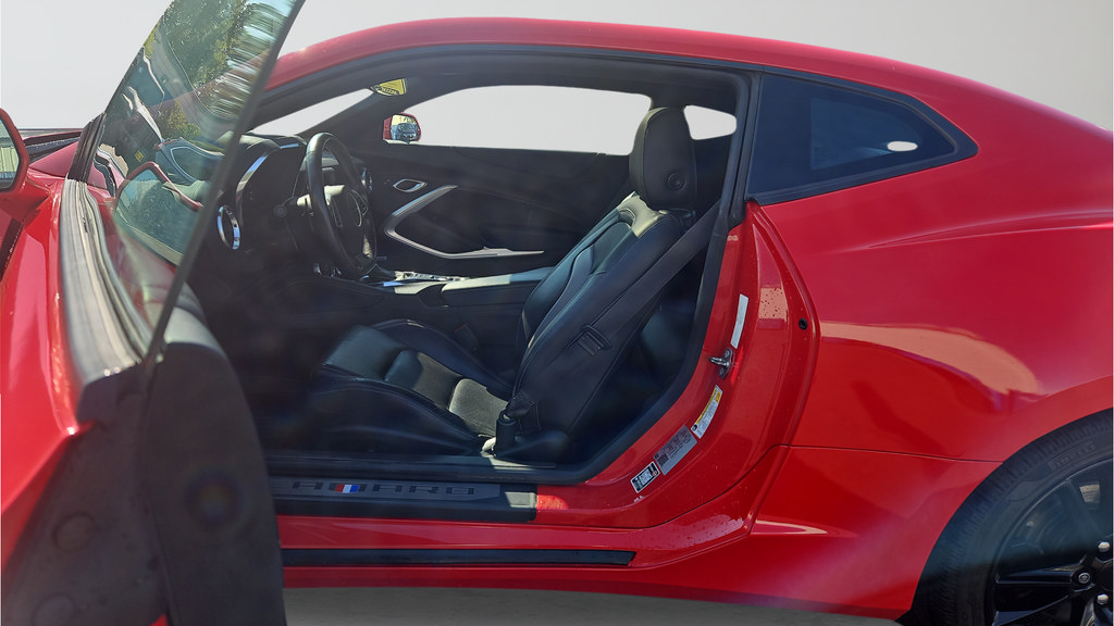 Used 2019 Chevrolet Camaro LT RWD image 17