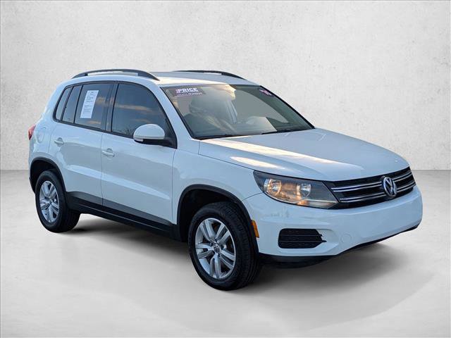 Used 2016 Volkswagen Tiguan S image 3