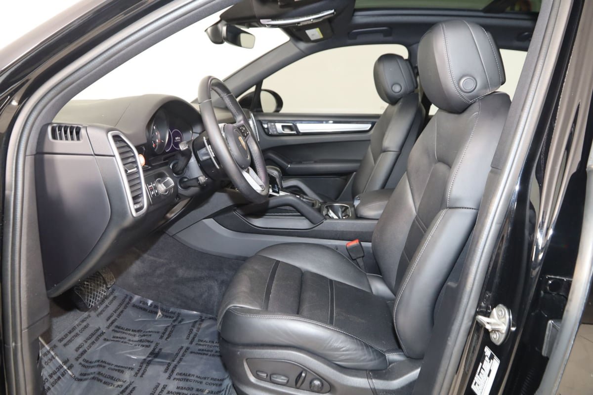 Used 2022 Porsche Cayenne AWD/4WD image 12