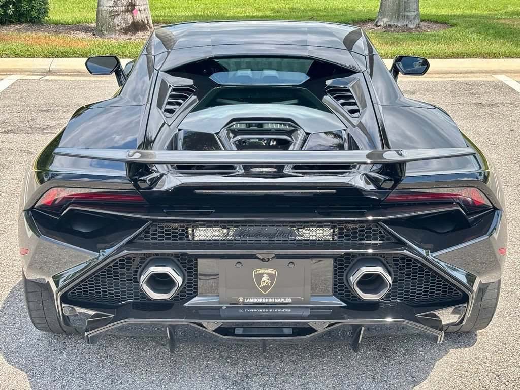 Used 2024 Lamborghini Huracan Tecnica RWD image 7