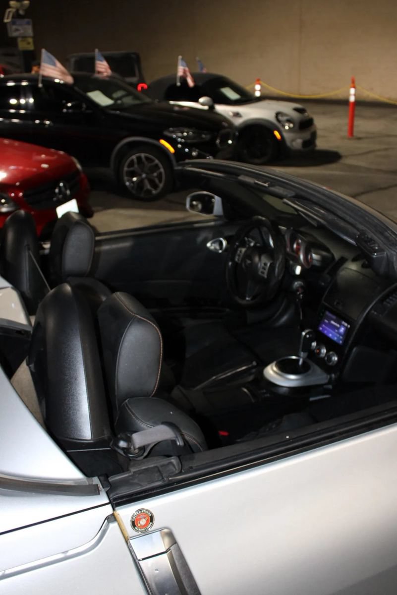 Used 2007 Nissan 350Z Touring RWD image 5