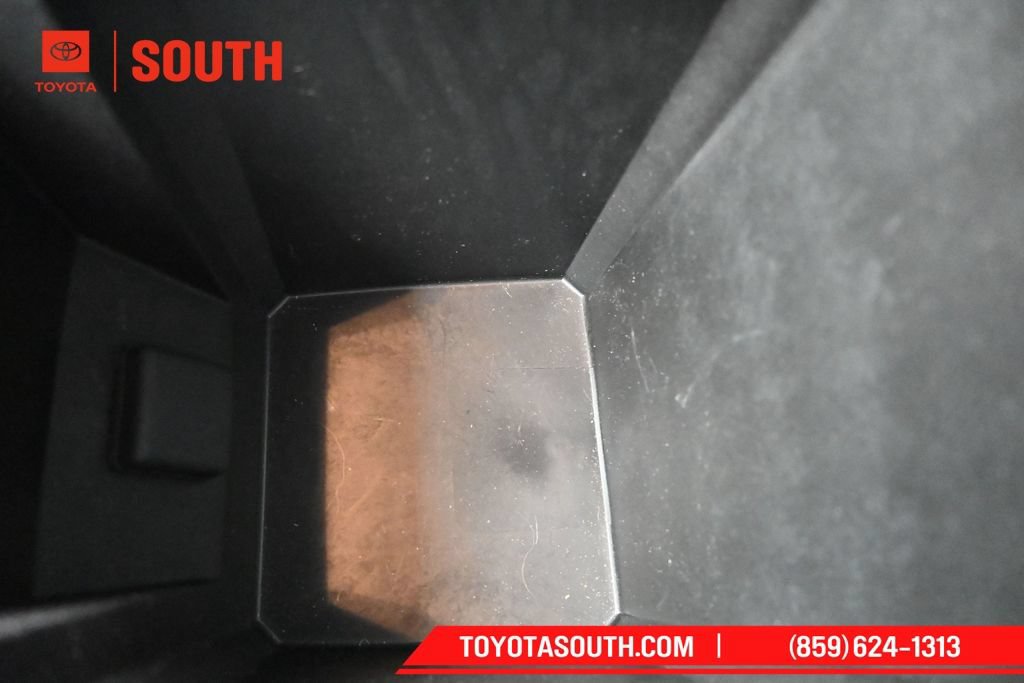 Used 2024 Chevrolet Colorado ZR2 w/ Technology Package AWD/4WD image 32