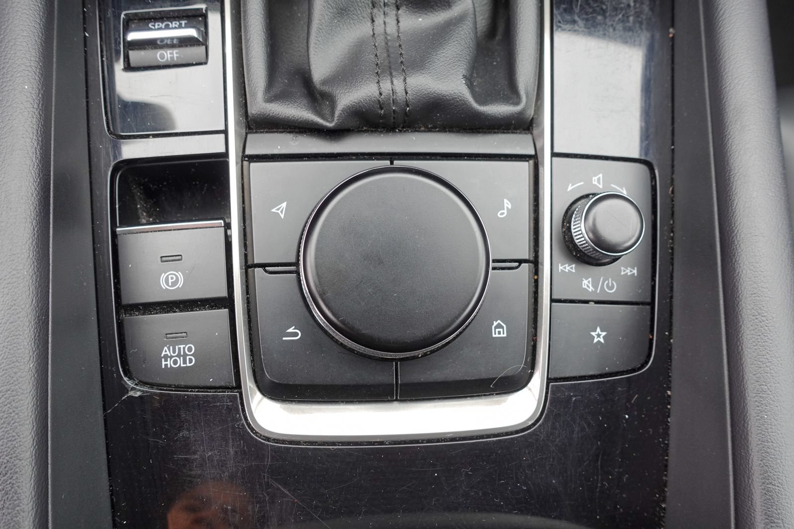 Used 2025 MAZDA MAZDA3 s FWD image 24