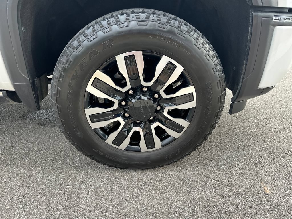 Used 2025 GMC Sierra 2500 Denali Ultimate AWD/4WD image 13