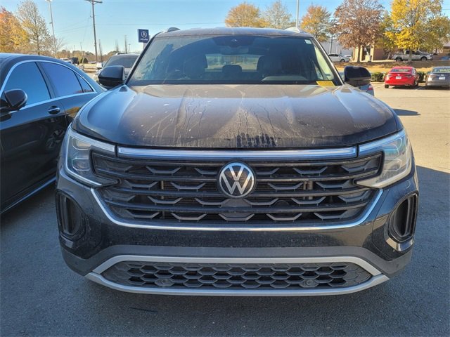 Used 2024 Volkswagen Atlas Cross Sport SE image 2