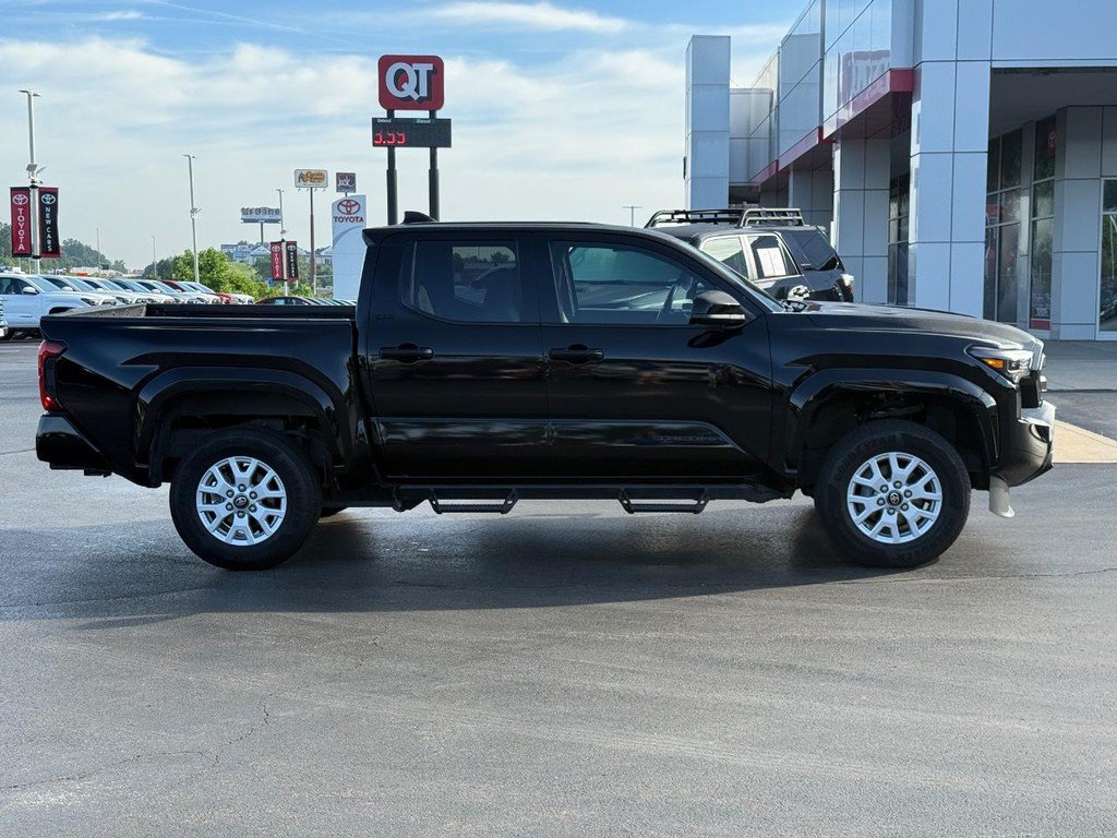 Certified 2025 Toyota Tacoma SR5 AWD/4WD image 2