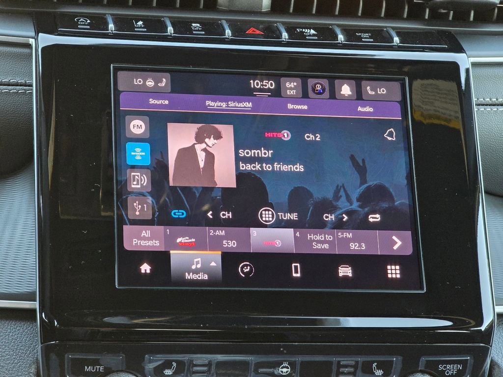 New 2025 Jeep Grand Cherokee Altitude image 8