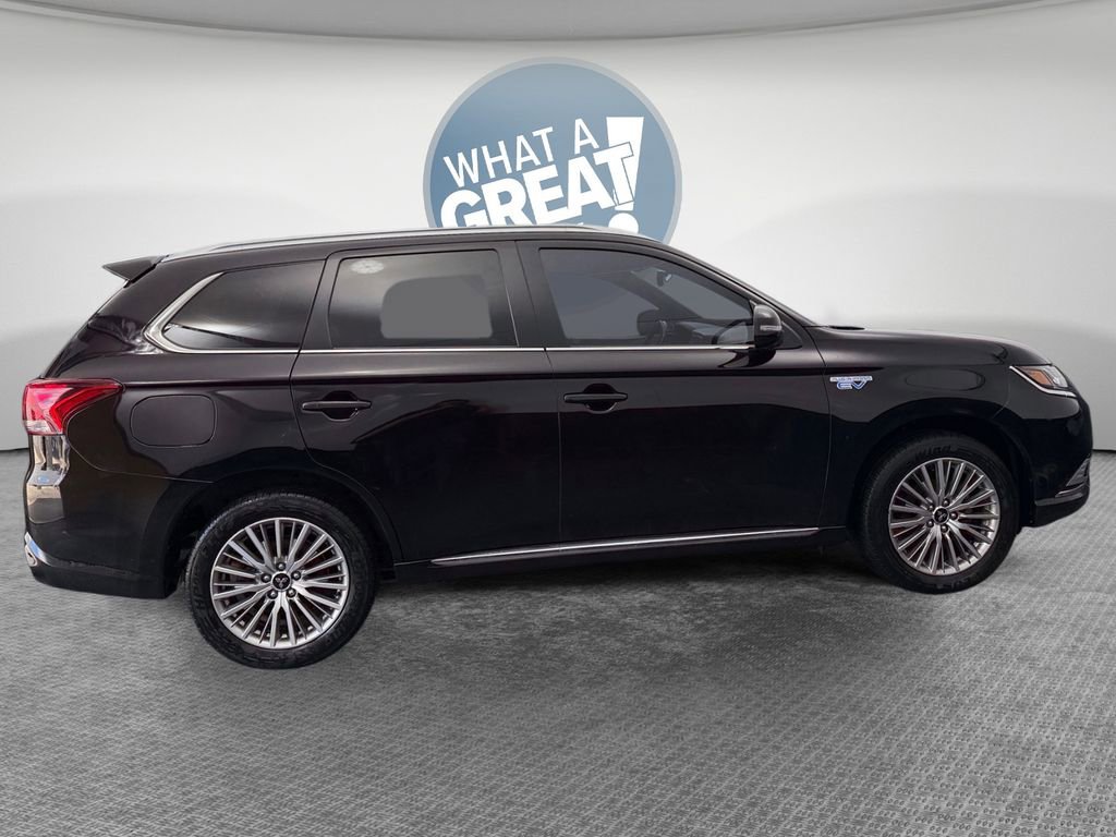 Used 2021 Mitsubishi Outlander GT image 2