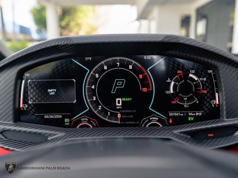 Used 2025 Lamborghini Revuelto image 19