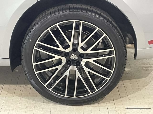 New 2026 Porsche Macan AWD/4WD image 14