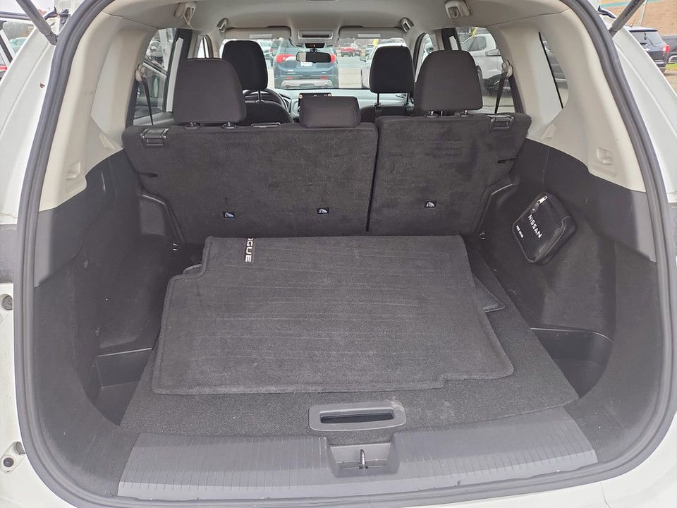 Used 2024 Nissan Rogue S image 29