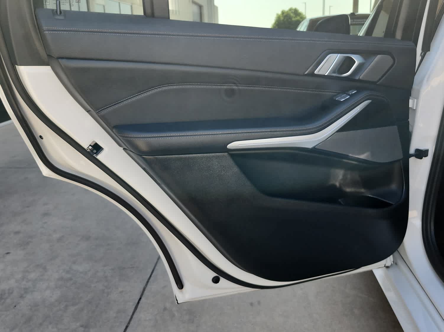 Used 2022 BMW X7 M50i AWD/4WD image 14