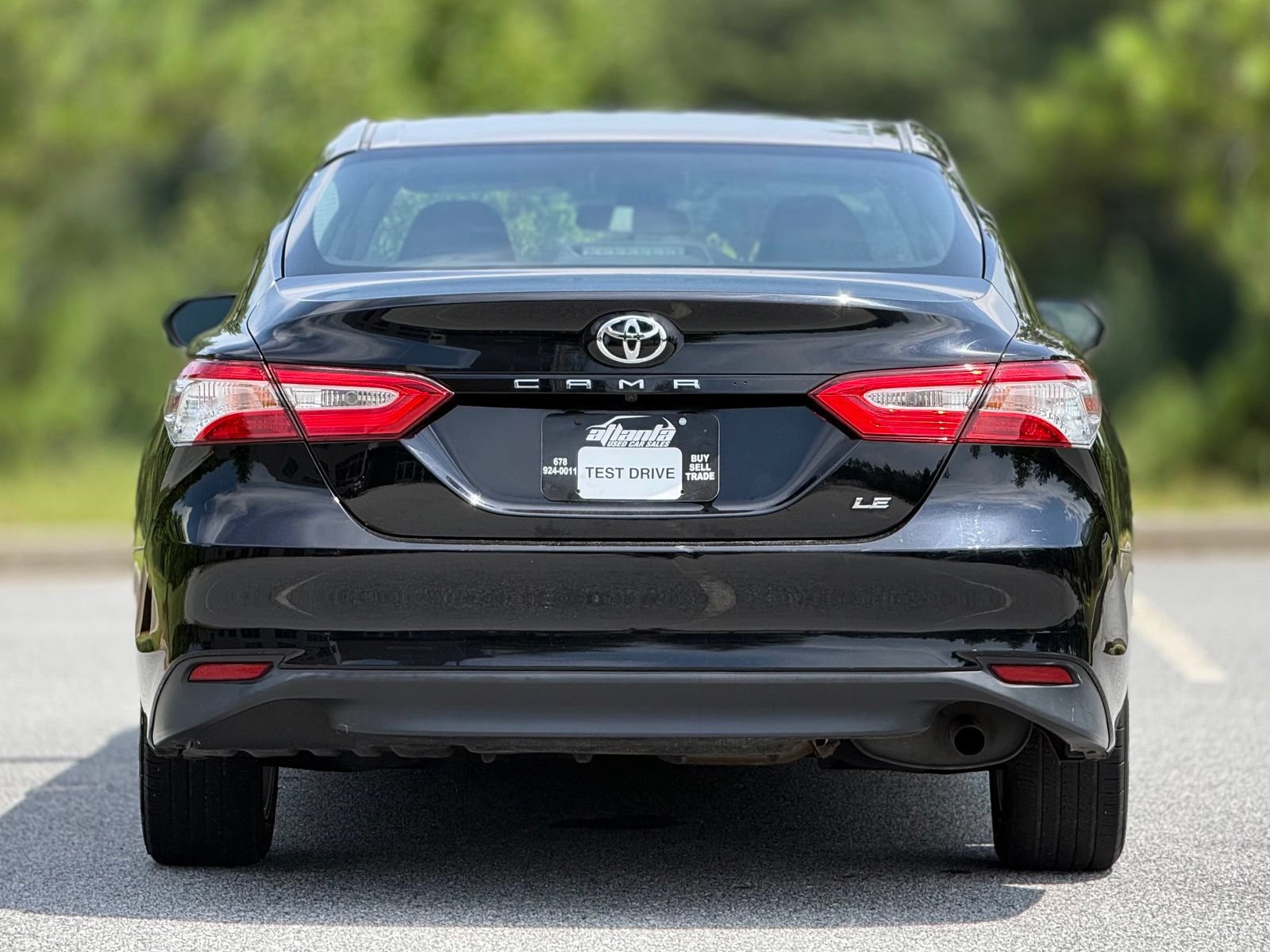 Used 2018 Toyota Camry LE FWD image 6